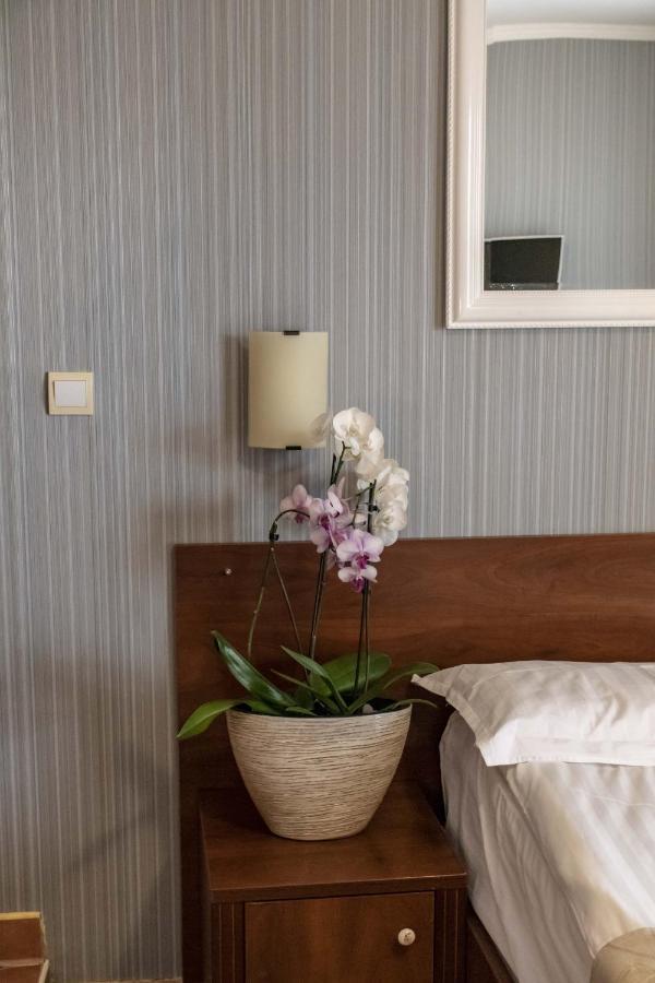 Mali Hotel Porat Budva Exterior photo